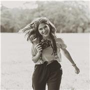 Fotógrafa con 10 años de experiencia. Estudios en Paraguay y especialidad en fotografía social en Buenos Aires - Argentina.